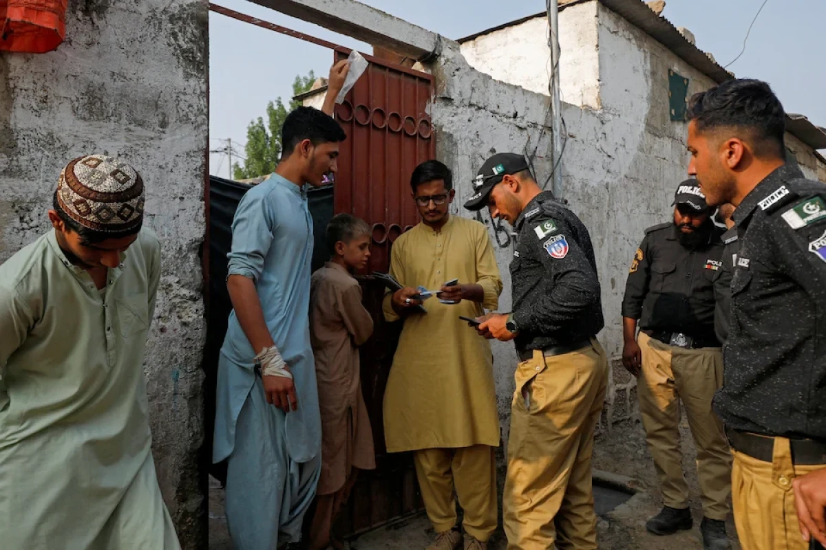 Pakistan extends Afghan refugee registration cards for one year