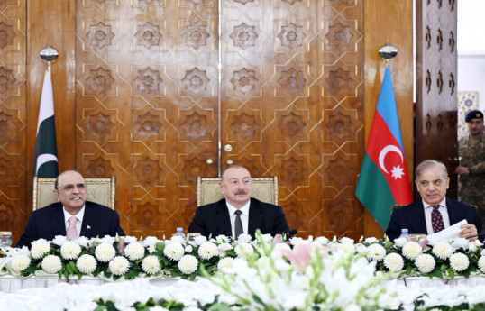 President of the Islamic Republic of Pakistan Asif Ali Zardari and Ilham Aliyev, President of Azerbaijan