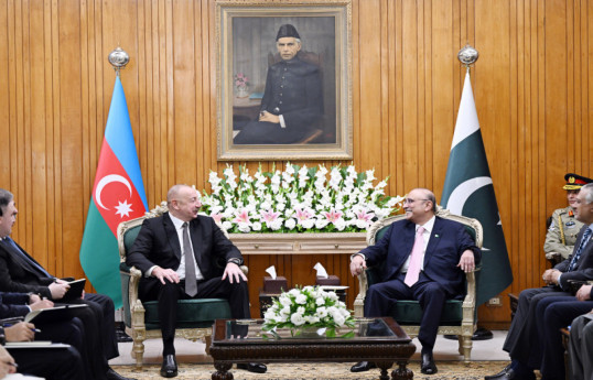 Azerbaijani leader invites President of Pakistan to COP29