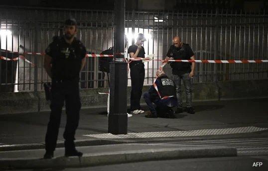 Soldier wounded in knife assault in Paris