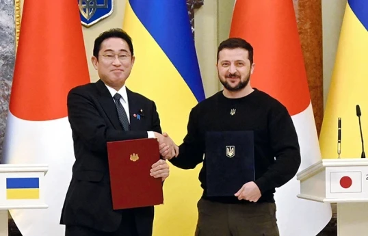 Japanese Prime Minister Fumio Kishida and Ukrainian President Volodymyr Zelensky