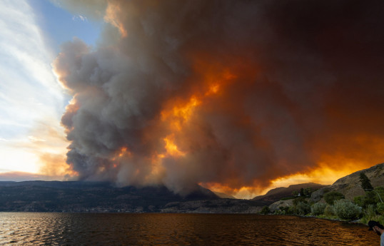 17,500 people flee wildfires in western Canada
