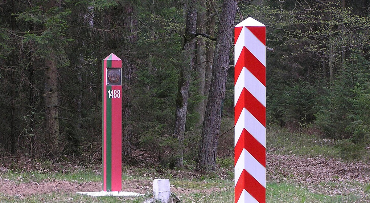 Poland officially reinstates buffer zone on Belarus border - Vimarsana News