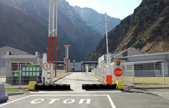 Kazbegi customs checkpoint on the Georgian-Russian border has temporarily suspended its activities