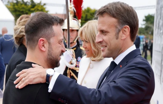 Volodymyr Zelenskyy, Emmanuel Macron