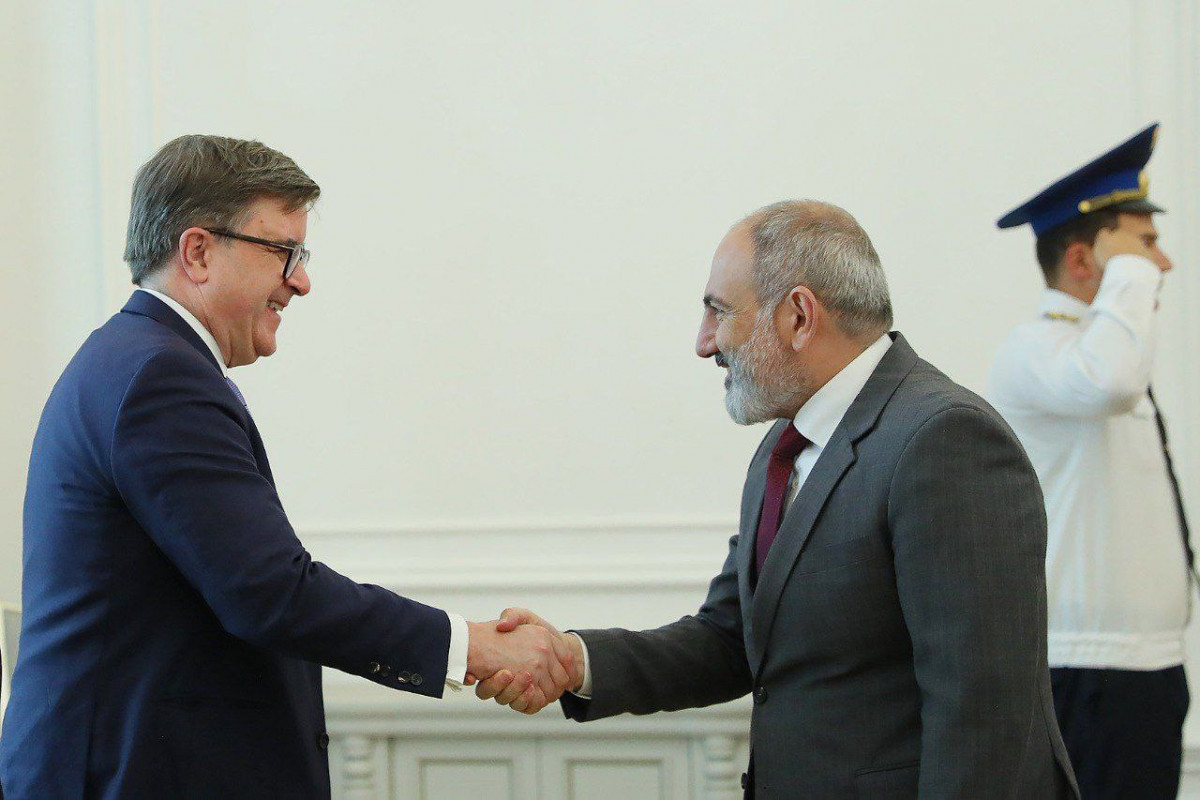 Armenian PM discussed peace talks with Azerbaijan and delimitation with Blinken