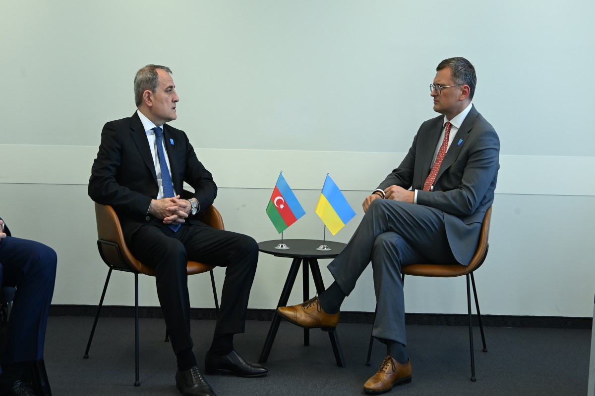Azerbaijani FM meets with Ukrainian counterpart