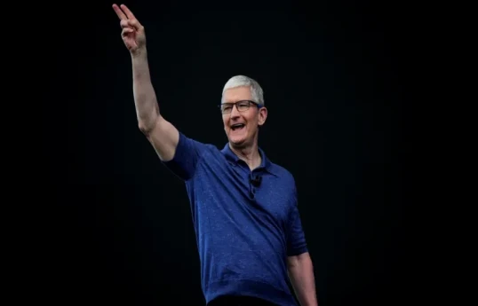 Apple boosts Siri with ChatGPT in AI overhaul