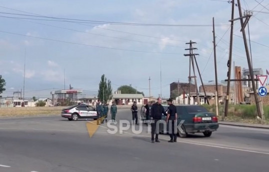 Armenia sets up checkpoints on roads leading to Yerevan, vehicles being inspected