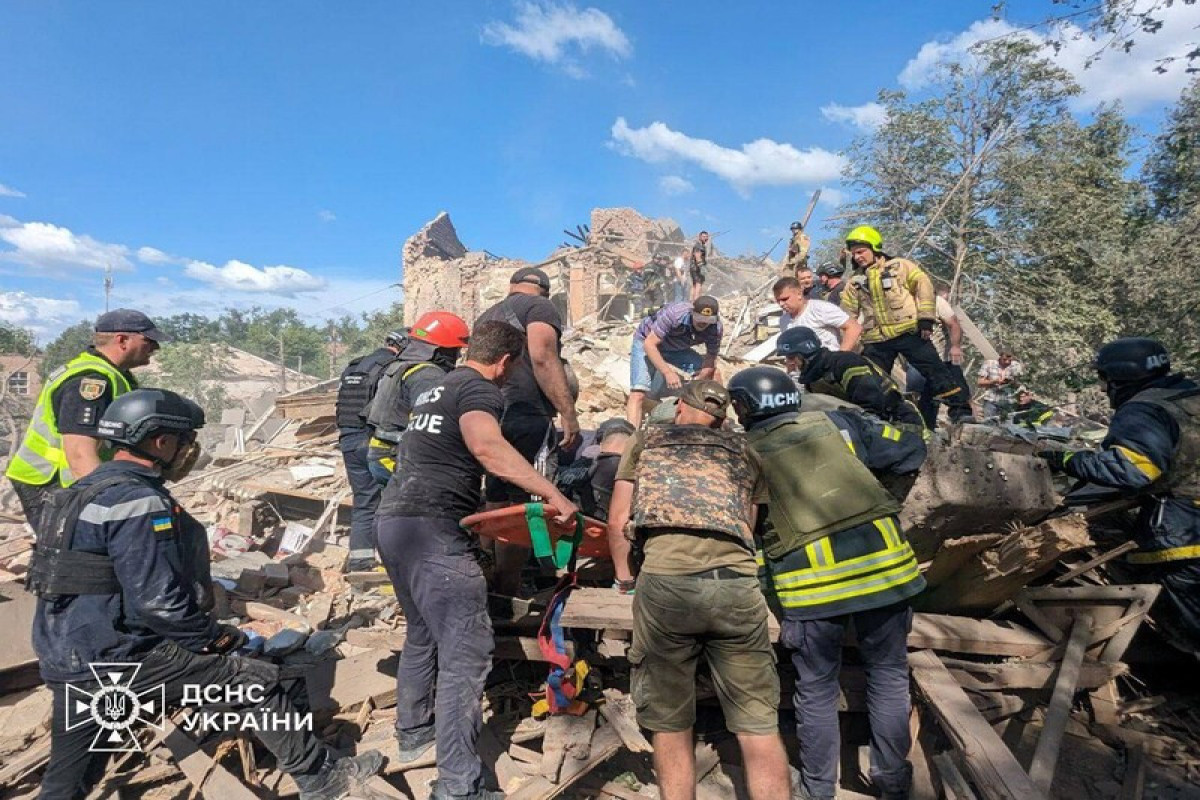At least 7 dead, 20 injured in Russian missile strike on Kryvyi Rih