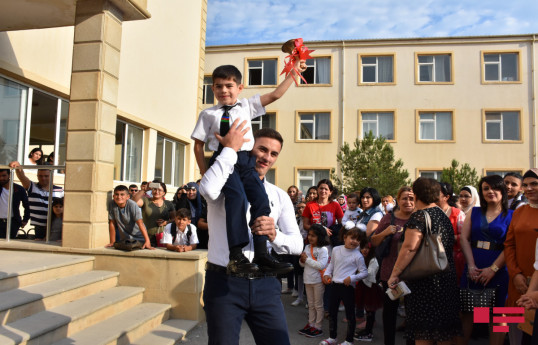 'Last bell' to ring in Azerbaijani schools today