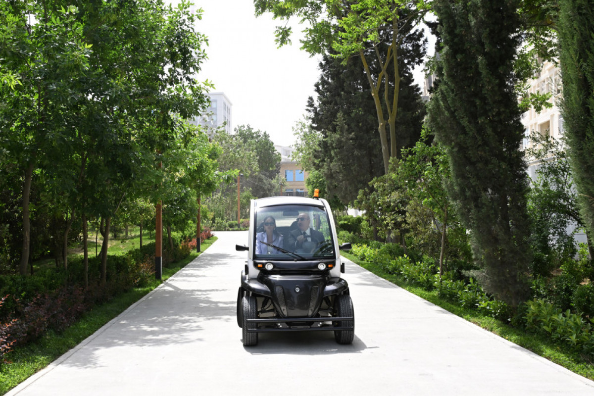 President Ilham Aliyev and First Lady Mehriban Aliyeva participated in opening of the new building of Institute of Botany in Baku and reviewed the developments at the Botanical Garden