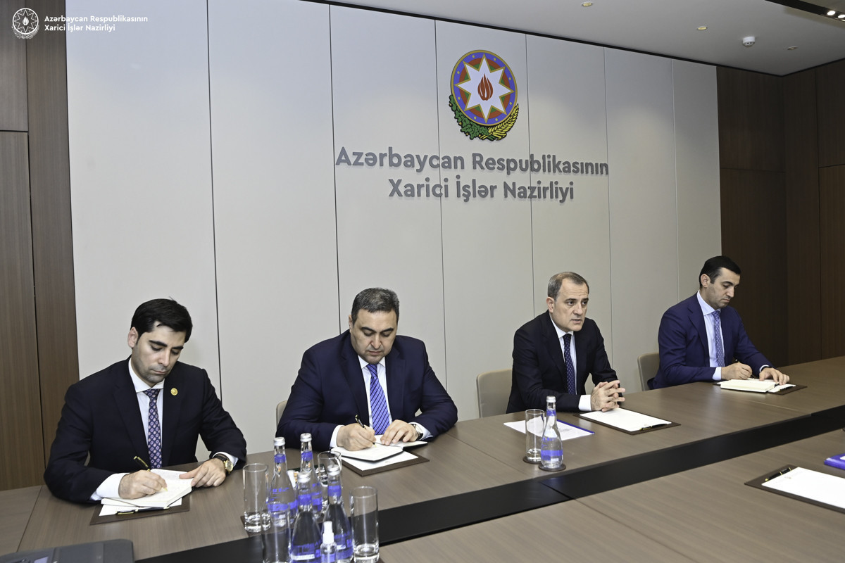 Azerbaijani FM meets with outgoing Kyrgyz ambassador