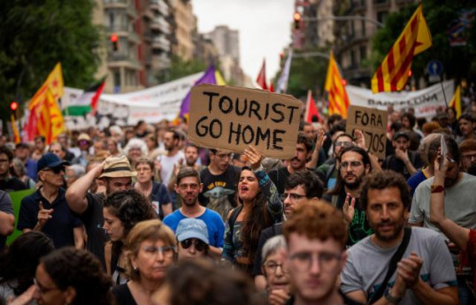 Top tourist destination Barcelona plans to shut all holiday apartments by 2028