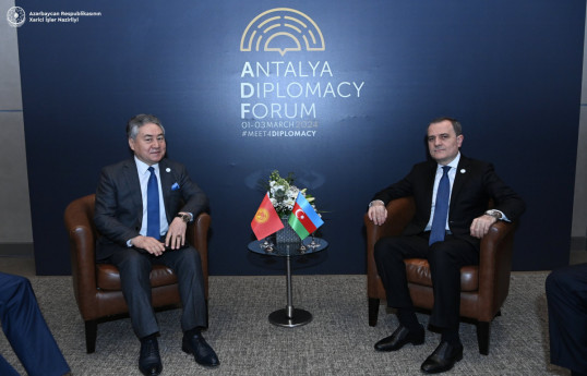 Jeenbek Kulubayev, Minister of Foreign Affairs of the Kyrgyz Republic and Jeyhun Bayramov, Minister of Foreign Affairs of Azerbaijan