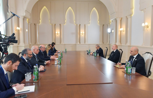 President Ilham Aliyev received Italy's Minister for Environment and Energy Security -UPDATED 