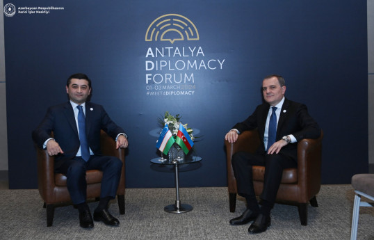 Azerbaijani FM meets with his counterpart from Uzbekistan
