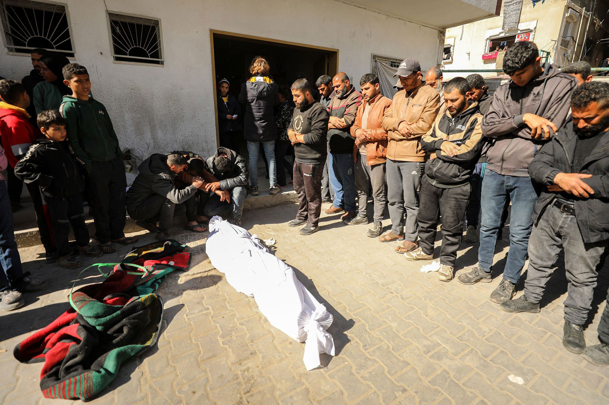 At least 112 civilians killed in northern Gaza while waiting for aid, Palestinian health ministry says - Vimarsana News