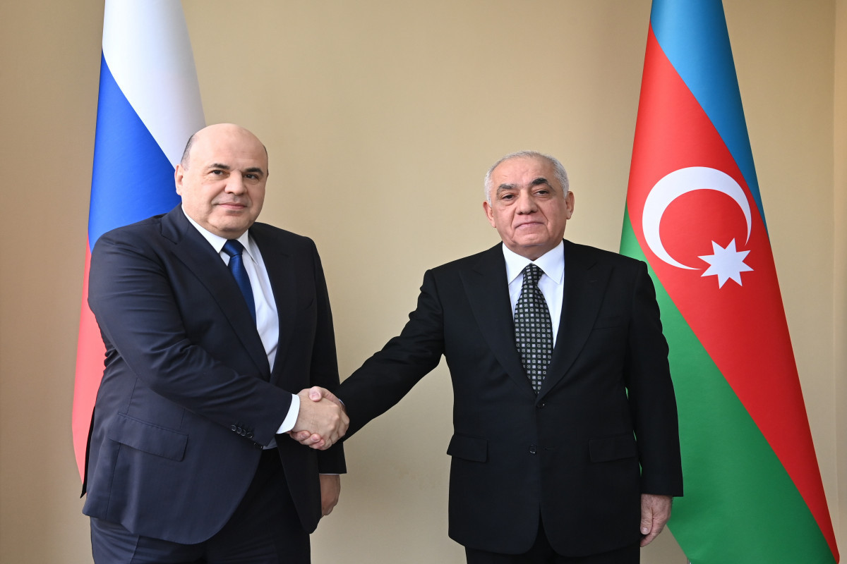 Azerbaijani, Russian PMs hold meeting