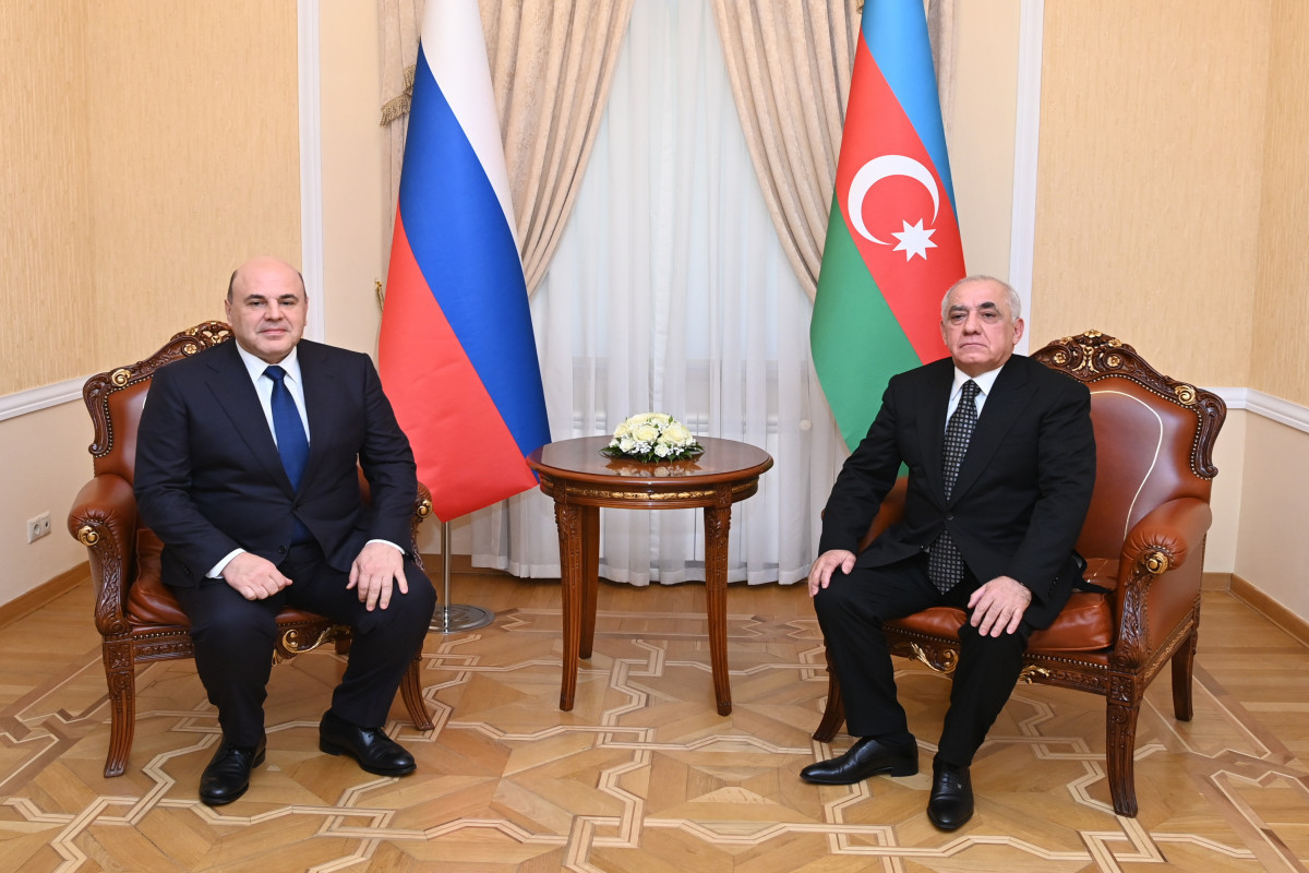 Azerbaijani, Russian PMs hold meeting