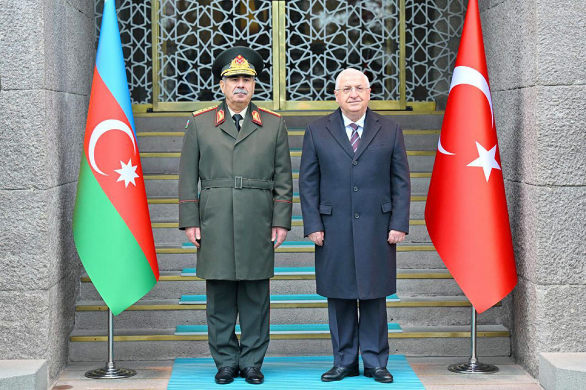 Azerbaijan Defense Minister meets with Turkish counterpart