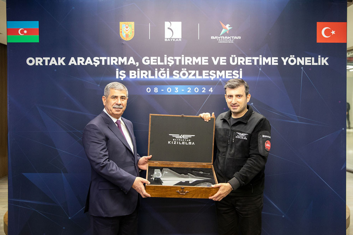Azerbaijan Defense Minister meets with Chief Technology Officer of Türkiye’s Baykar company-PHOTO 