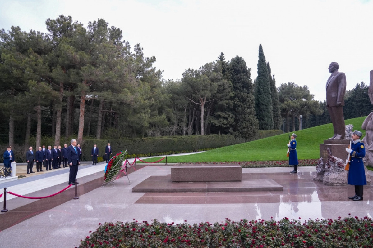 President of Kazakhstan Kassym-Jomart Tokayev visits grave of Great Leader Heydar Aliyev