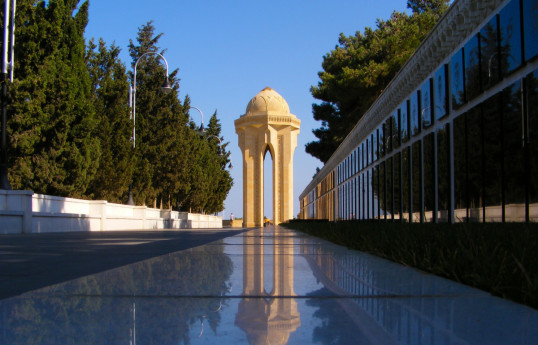 Georgian Parliament representatives visited Alley of Honor and Alley of Martyrs