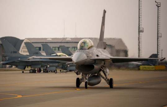 English language and Western military practices delay Ukrainian pilots' F-16 training - NYT