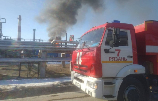 Governor of Russia’s Ryazan region reports casualties in drone attack on oil refinery-MOMENT OF ATTACK -VIDEO 