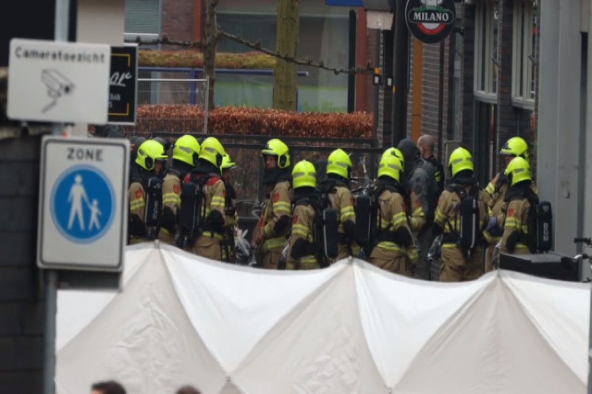 Man holds several people hostage inside Dutch cafe