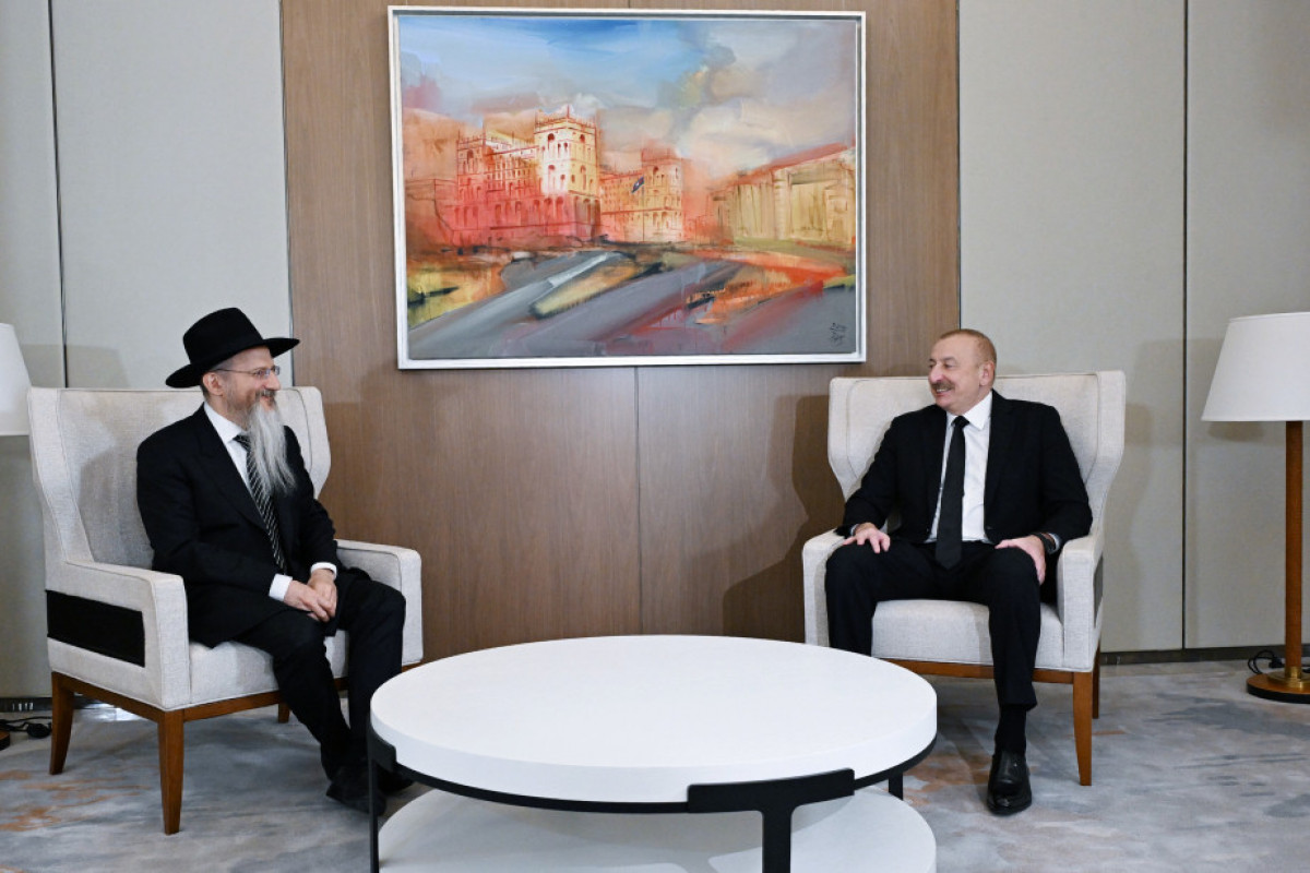 President Ilham Aliyev received Chief Rabbi of Russia
