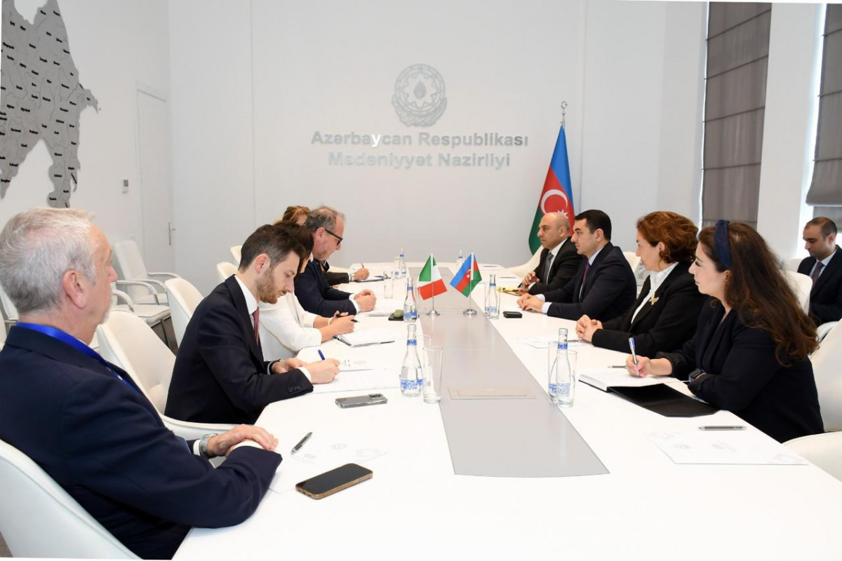 Azerbaijan's Culture Minister met with Italian delegation