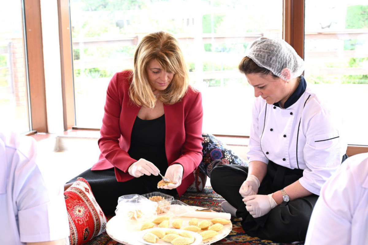 Bulgarian First Lady got acquainted with samples of Azerbaijani national cuisine