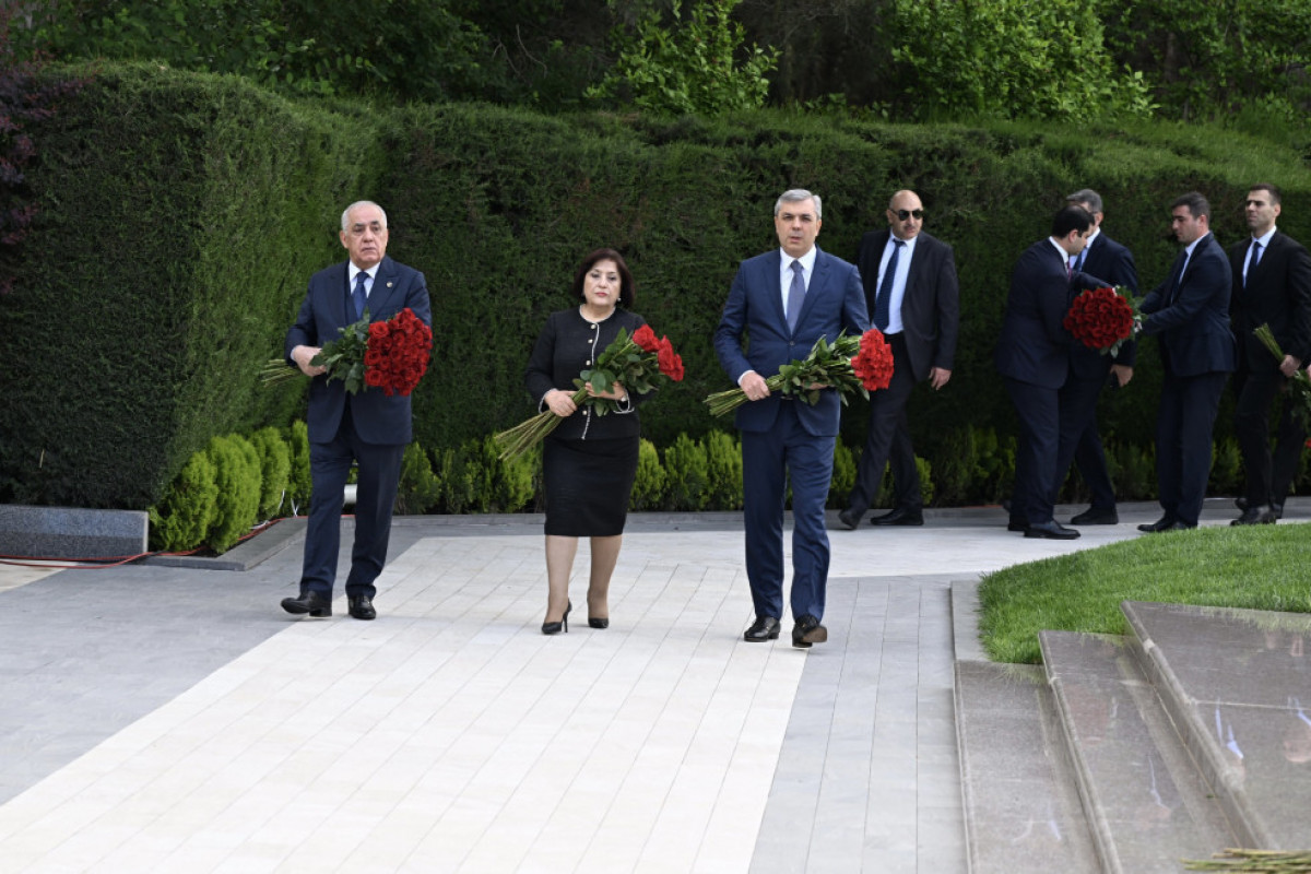 Azerbaijani state and government officials commemorate National Leader