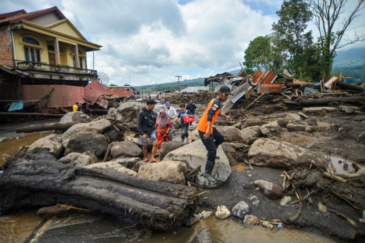 Floods kill 43 in Indonesia