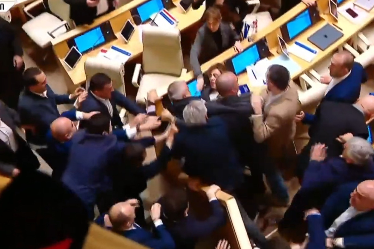 Tension continues at Georgian Parliament's session -VIDEO-UPDATED