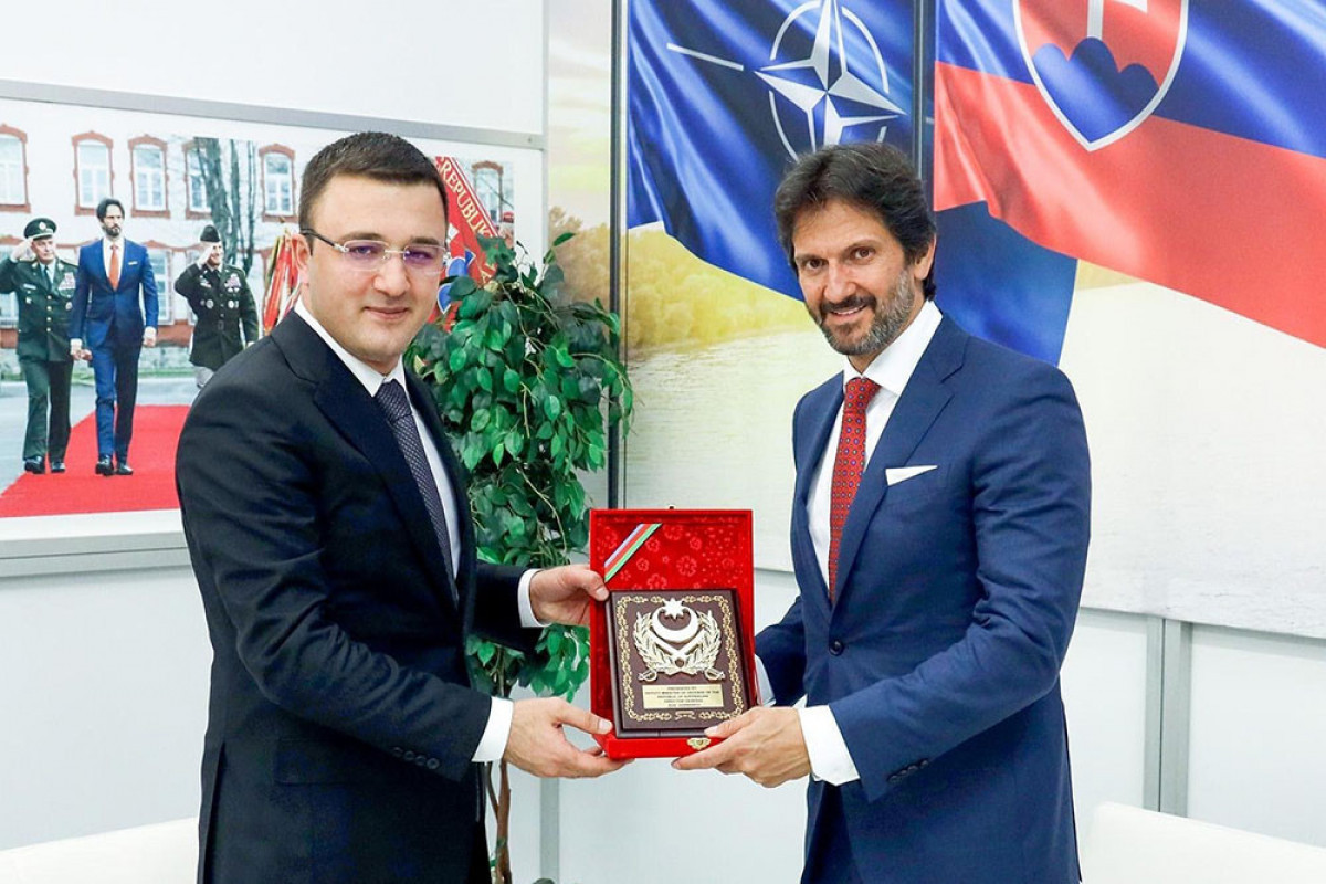 Azerbaijan, Slovakia mull cooperation in the military and military-technical field