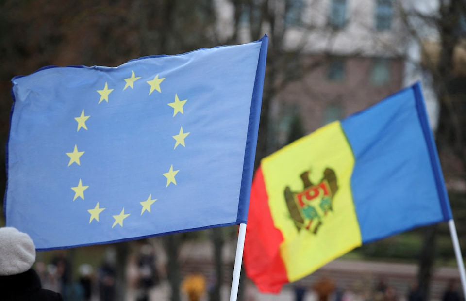 Moldovan parliament votes to hold EU referendum, presidential election on Oct. 20 - Vimarsana News