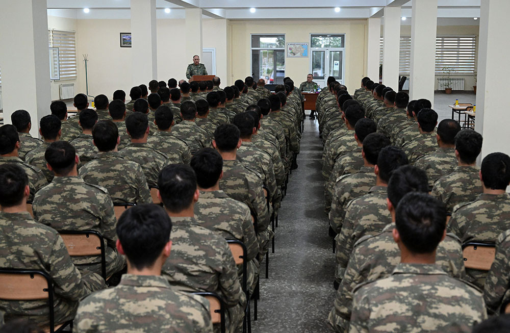 Leadership of Azerbaijan's Ministry of Defense met with military officials - Vimarsana News