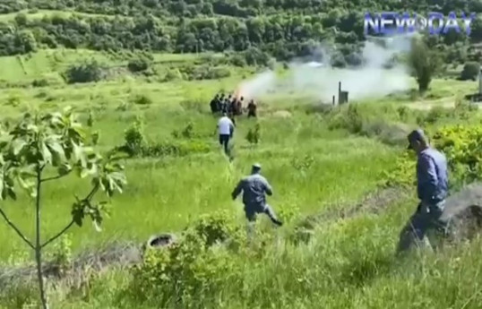 Armenians set fire to buildings in Gazakh district as they leave their villages -VIDEO 