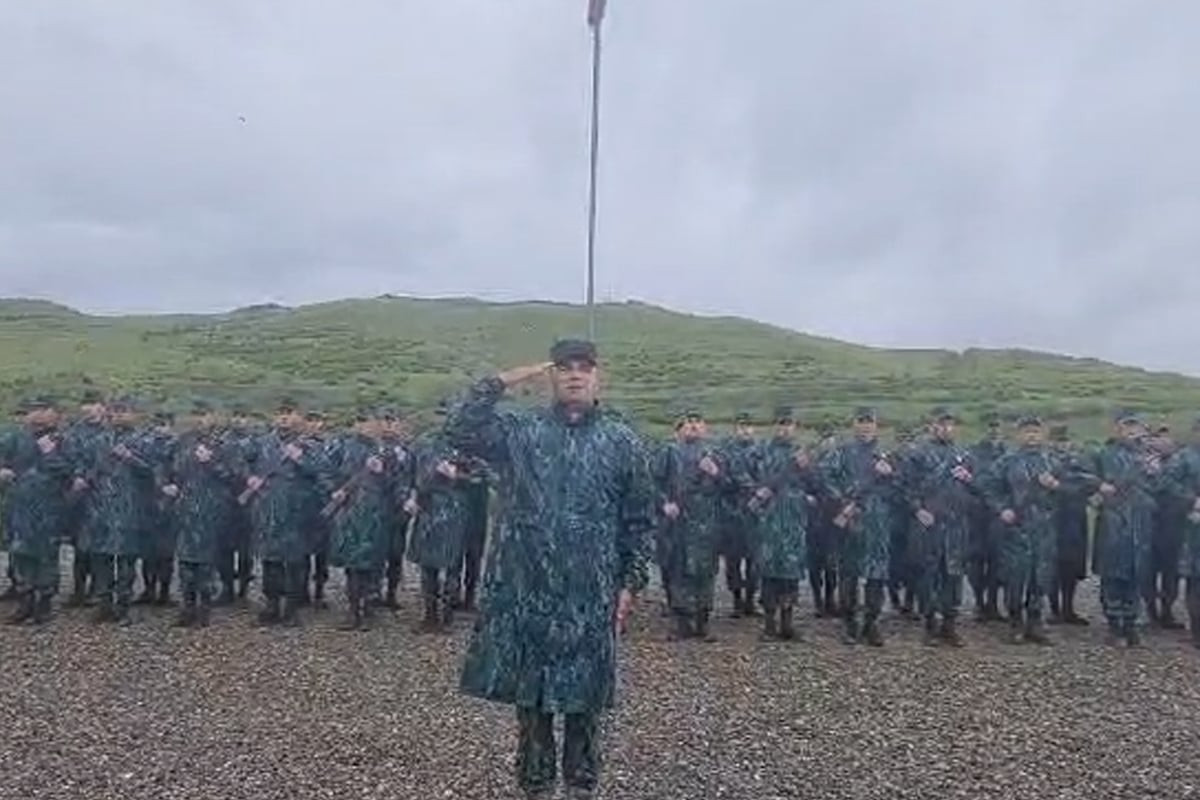President Ilham Aliyev received report from villages of Gazakh which were taken under control and Azerbaijan's National Flag was raised-VIDEO 