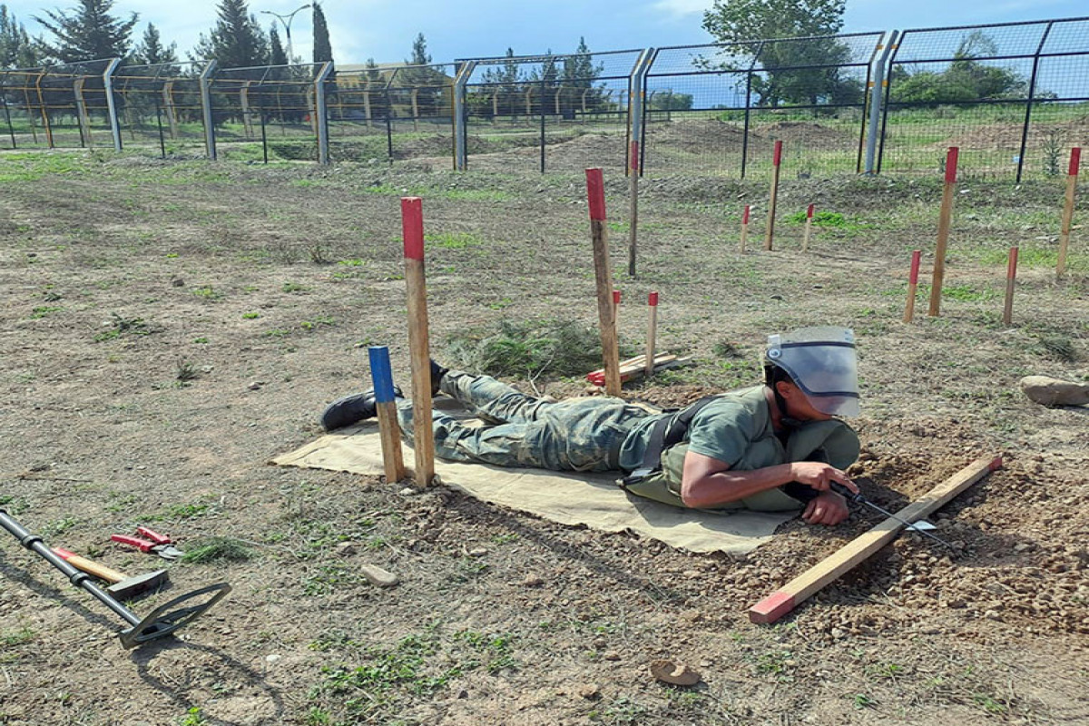 Engineering units hold combat training classes, Azerbaijan's Defense Ministry says - PHOTO 