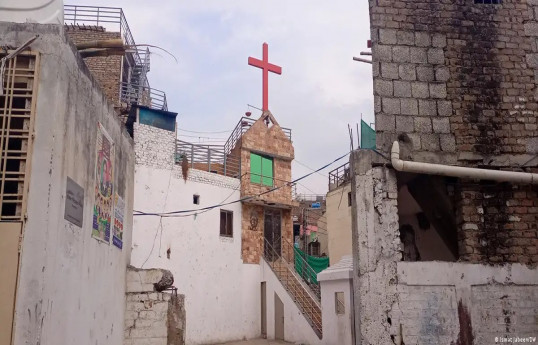 Police intervene after mob attacks Christians in Pakistan