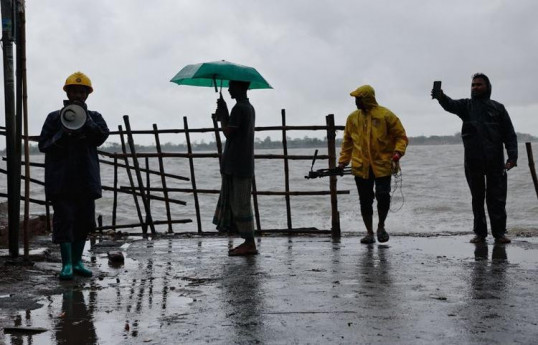 Cyclone kills 16 in India, Bangladesh and cuts power to millions