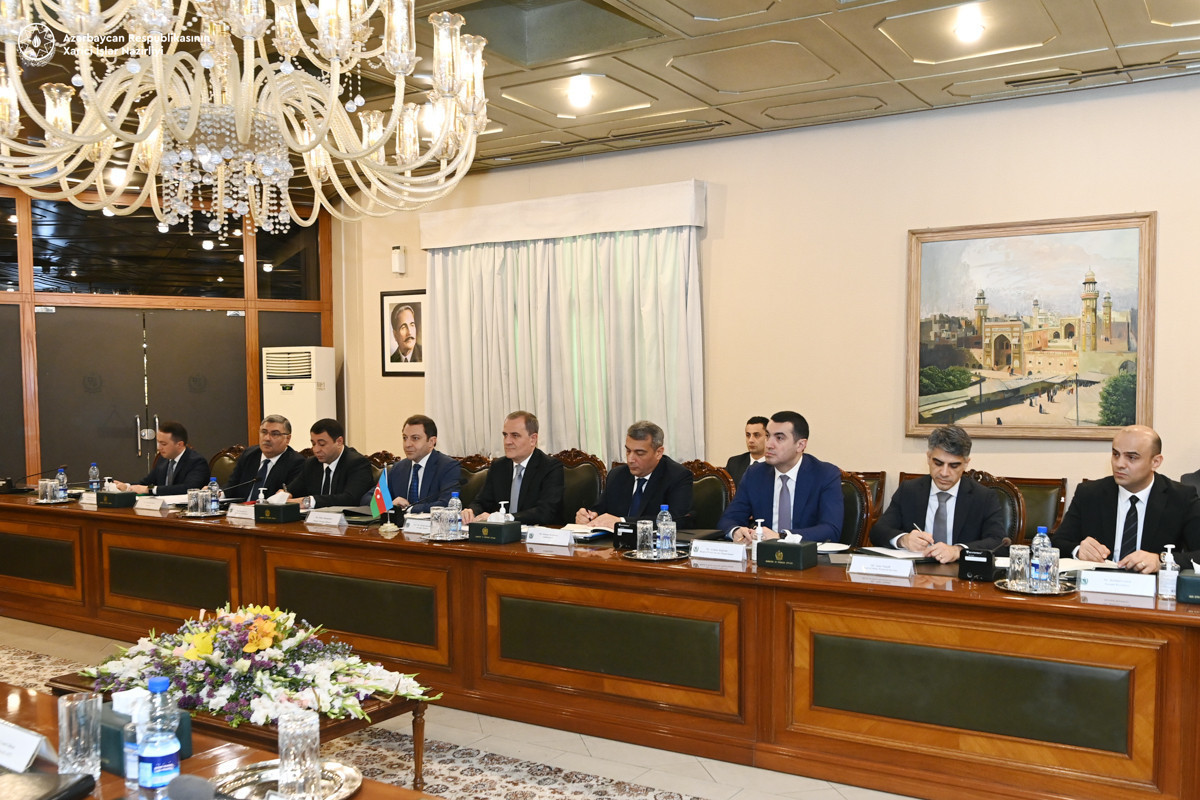 Azerbaijani, Pakistani FMs held meeting in Islamabad