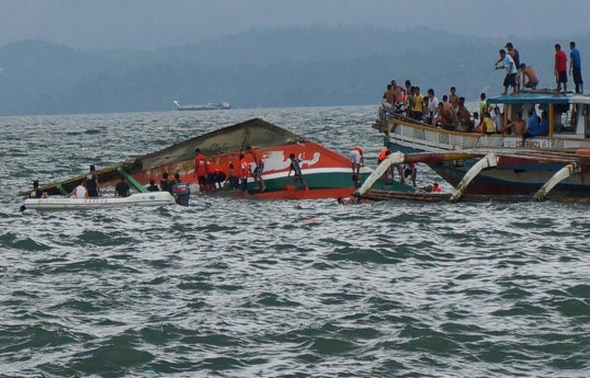 At least 60 dead in Nigeria boat accident