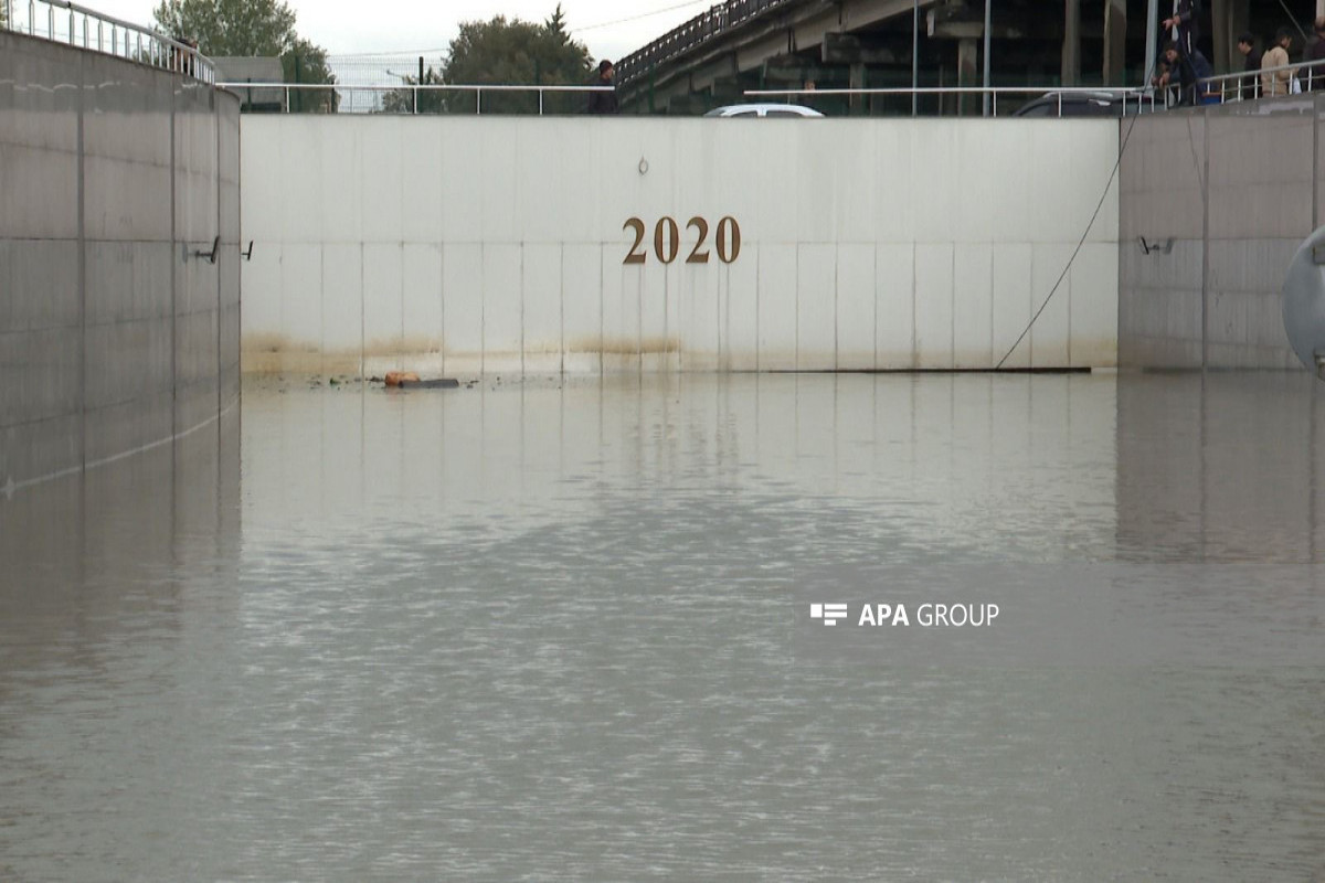 Azerbaijan's MES recovers body of another drowned person in flood-hit tunnel in Baku - PHOTO