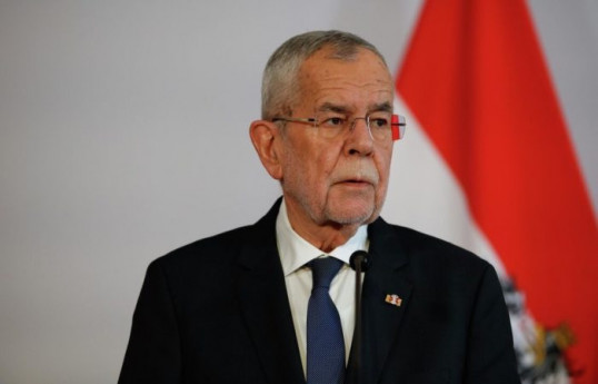 After elections, Austrian President called on the parties to agree on a coalition