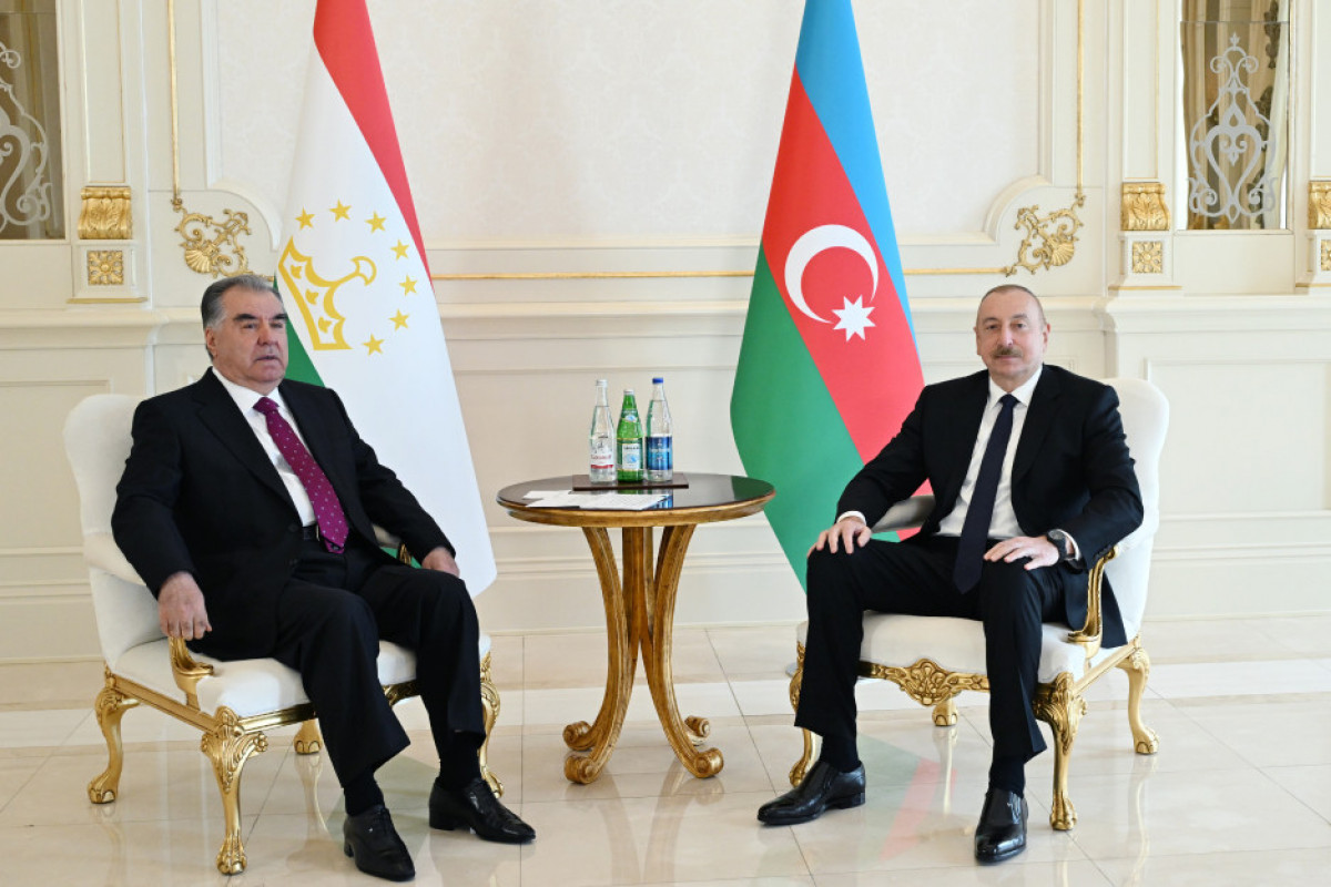 Tajik President congratulates President Ilham Aliyev